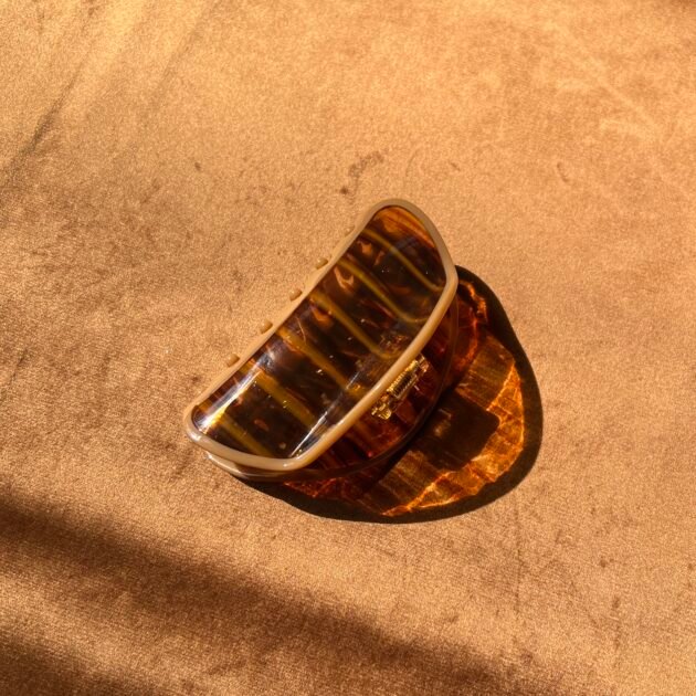 Honey Amber Curved Claw clips - Image 2